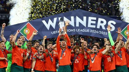 UEFA Uluslar Ligi finalini 40 yaşındaki Cristiano Ronaldo kazandı! 17'lik Lamine Yamal'a kupa dersi verdi...