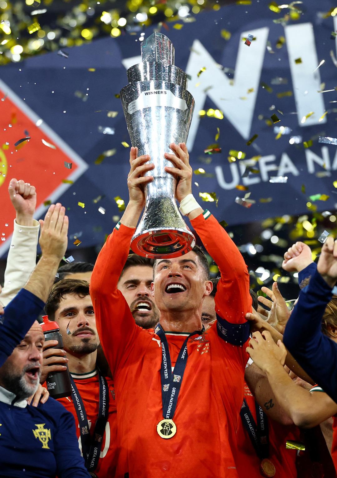 2025-06-08T220923Z_452878891_UP1EL681PJMU4_RTRMADP_3_SOCCER-UEFANATIONS-POR-ESP-REPORT