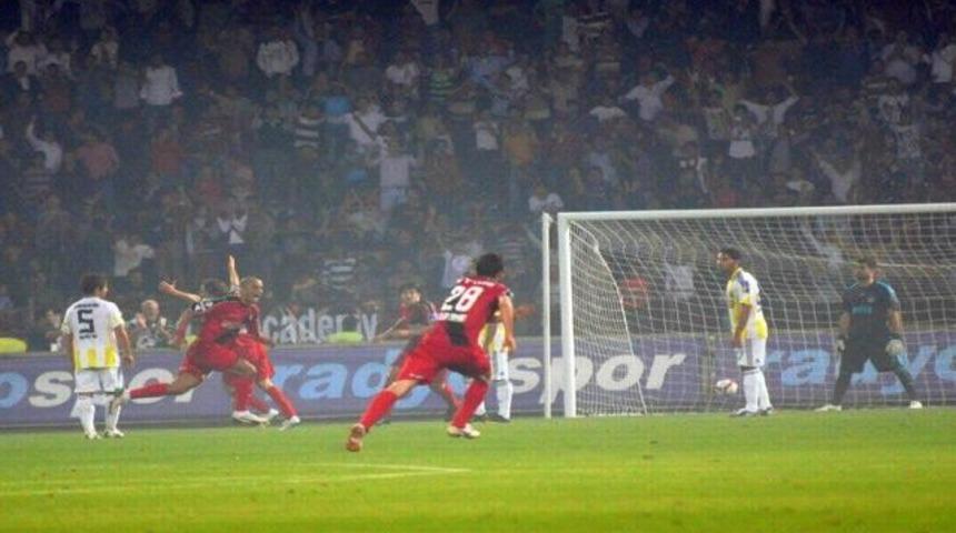 J.Cesar, Fener'i 'Gazi' etti: 2-1 (VİDEO)