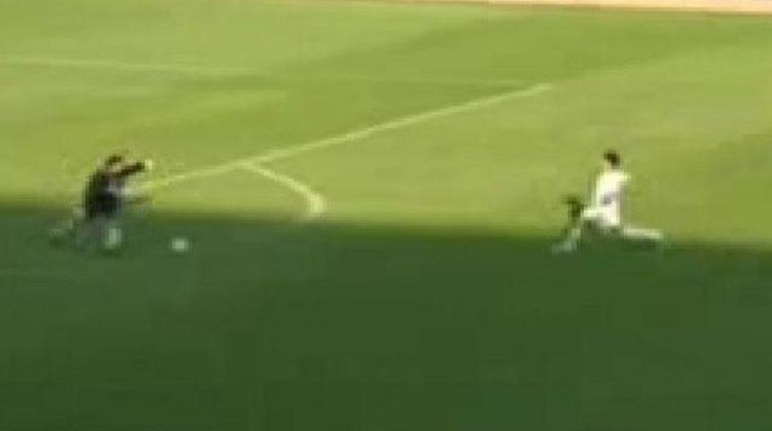 100 metreden gol attı! (VİDEO)