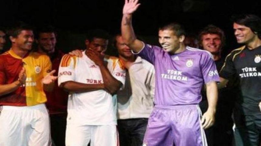 Derbide hangi formayı giyecekler?