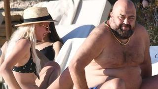 Somer Sivrioğlu'nun genç aşkı paylaştı, dile düştü! Midem bulandı o ayak ne?