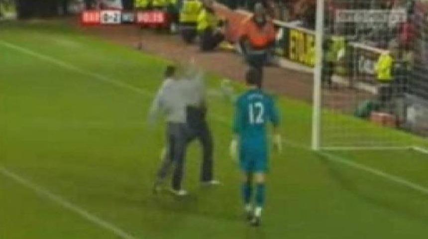 Taraftardan jeneriklik gol! (VİDEO)