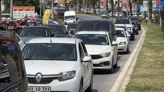 24 saatte 15 binden fazla araç! Bodrum'da bayram tatili dönüşü yoğunluk