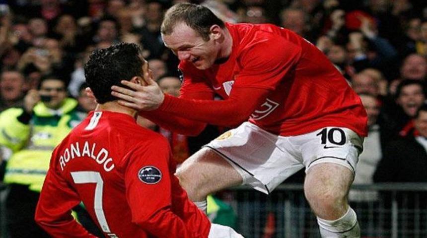 Ronaldo'dan Rooney'e davet