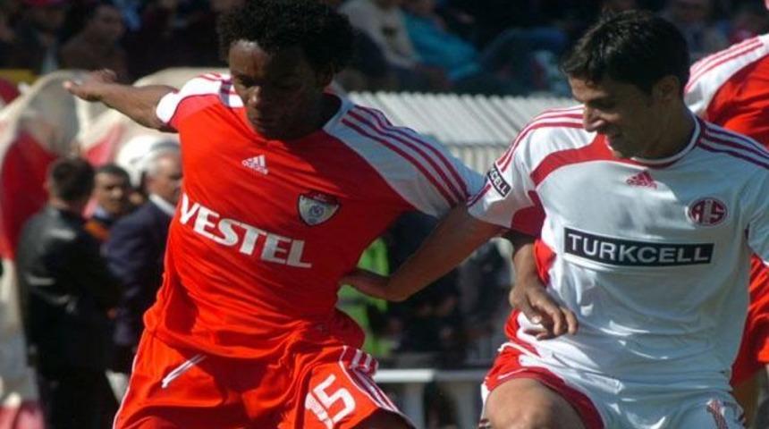 Manisaspor Reinaldo'yu g&ouml;nderdi!