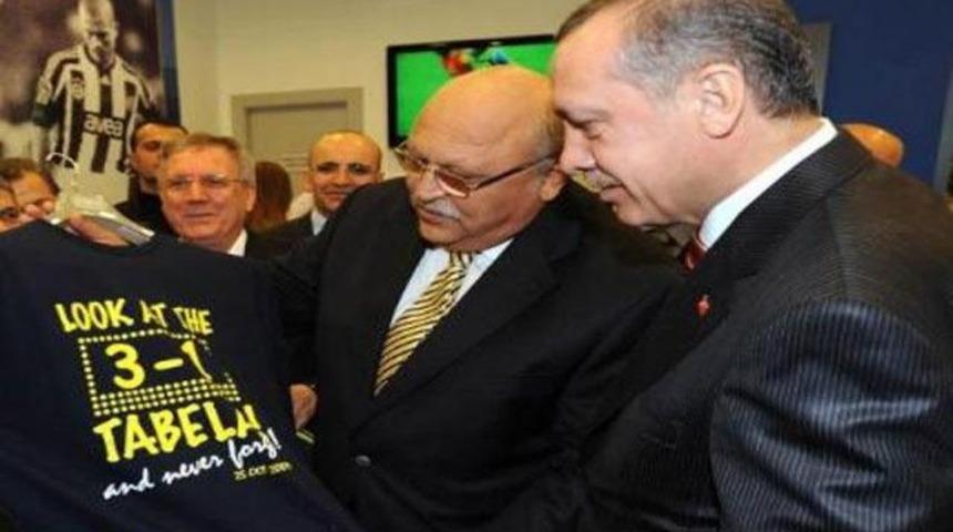 Başbakan'a anlamlı hediye! (VİDEO)