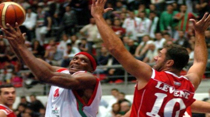 Karşıyaka evinde kral