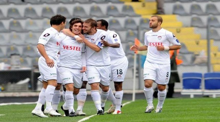 Manisa, Gen&ccedil;ler'e patladı: 0-2