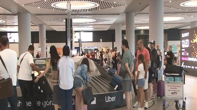 İstanbul'a geri dönüş başladı! 2 bin 400'ün üzerinde sefer düzenlendi...