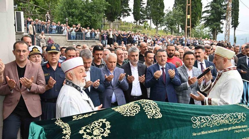 Selde kaybolduktan 6 gün sonra bulunan Hüseyin Aydın, son yolculuğuna uğurlandı
