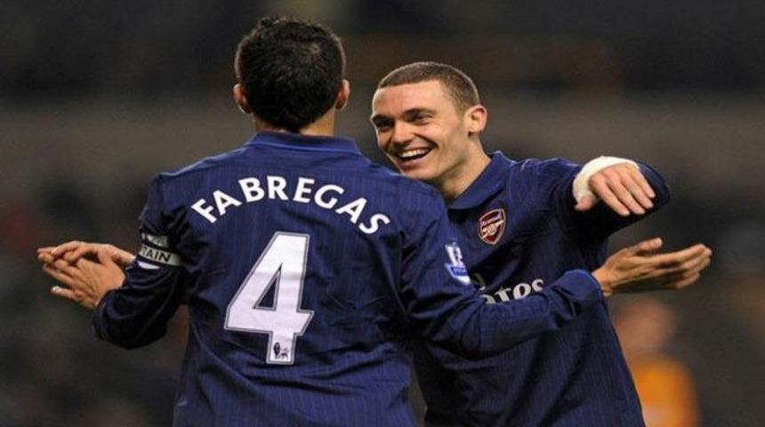 Arsenal d&ouml;rder d&ouml;rder ilerliyor!