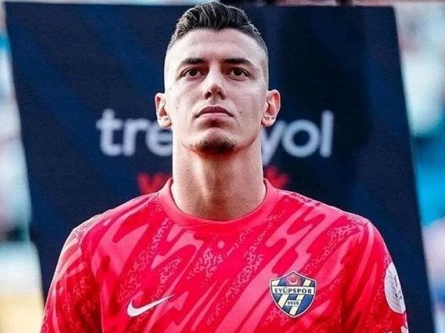 Galatasaray istiyordu! Eyüspor kalecisi Berke Özer'den transfer açıklaması