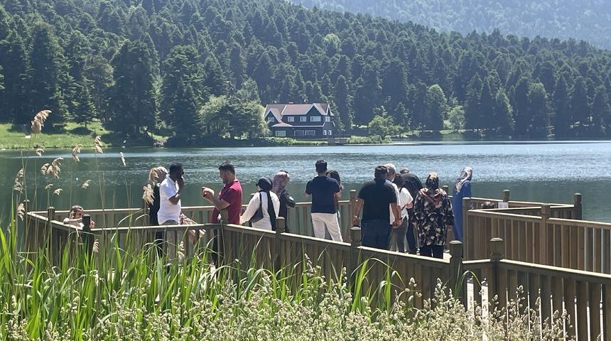 Bolu Gölcük Tabiat Parkı, bayram tatilinin son gününde misafirlerini ağırladı