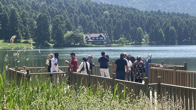 Bolu Gölcük Tabiat Parkı, bayram tatilinin son gününde misafirlerini ağırladı