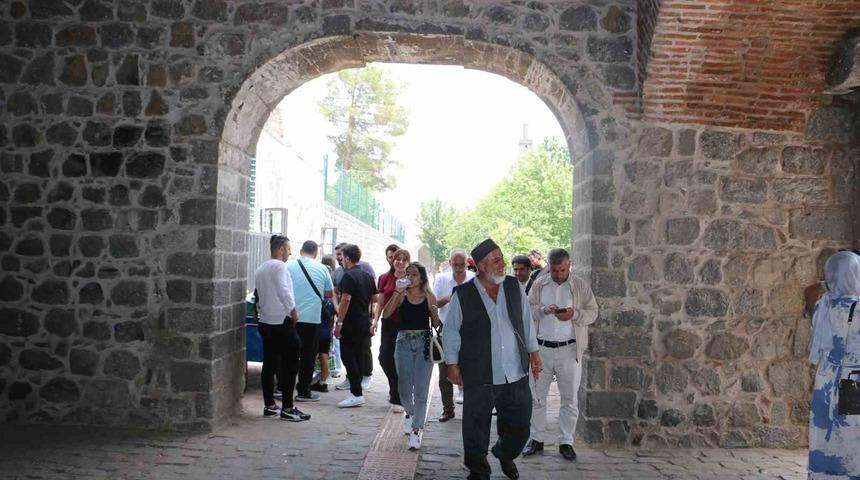 Diyarbakır’ın turistik mekanlarında bayram yoğunluğu