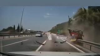 Bariyerlere girip takla attı: 7 yaralı