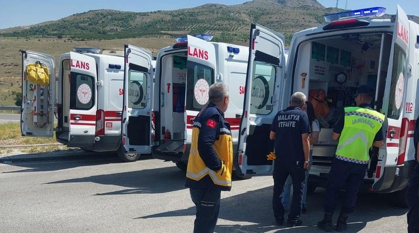 Malatya'da iki otomobil çarpıştı: 4 yaralı