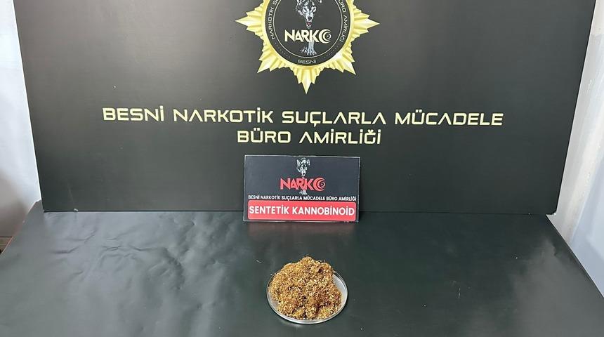 Şüpheli şahıslarda uyuşturucu ele geçirildi