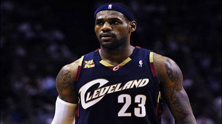 LeBron 23 numarayı bırakıyor!