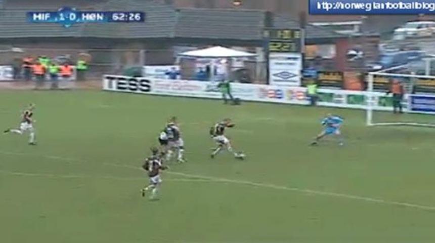 Norve&ccedil;'te Maradona'yı andıran gol  (VİDEO)