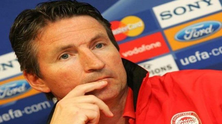 A.G&uuml;c&uuml;, Sollied'den vazge&ccedil;iyor