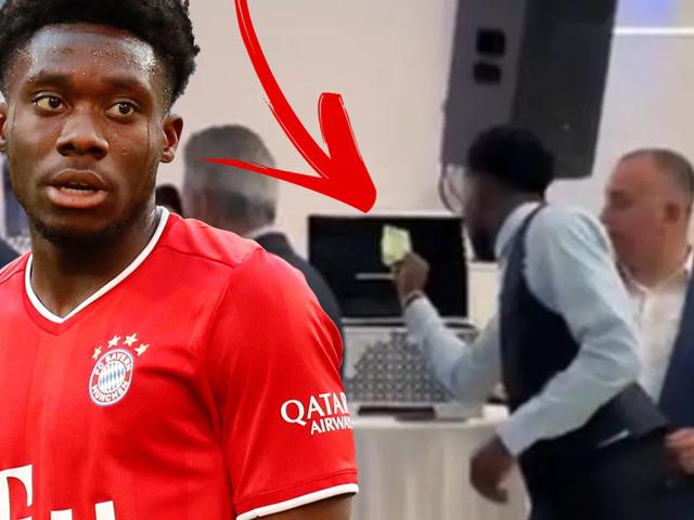 Dünya yıldızının düğünde taktığı takı olay oldu!