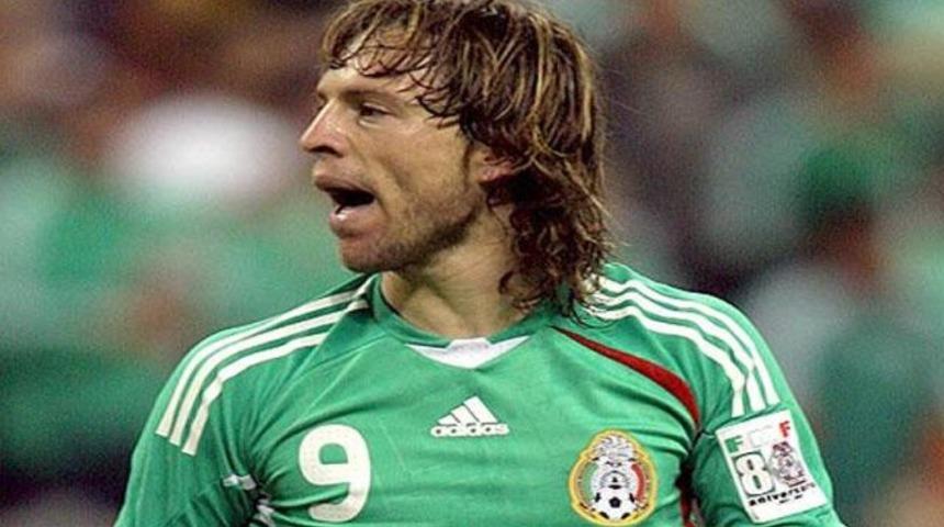 De Nigris kalbine yenik d&uuml;şt&uuml;