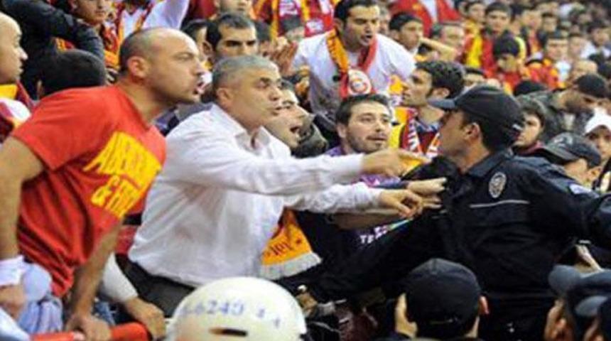 Derbide olay &ccedil;ıkartanlar adliyede (VİDEO)