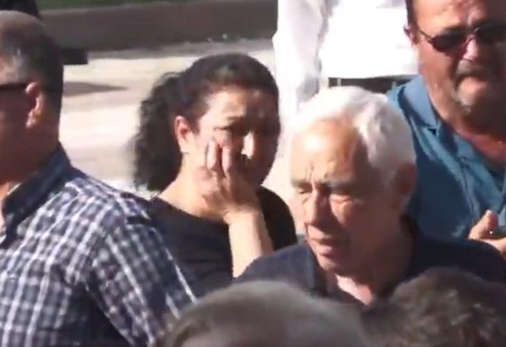 Ferdi Zeyrek'in vefatının ardından Manisalılar hastane önüne akın etti! Gözyaşlarını tutamadılar G2