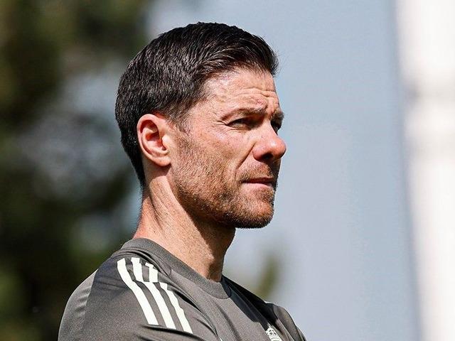 Xabi Alonso, Real Madrid ile ilk antrenmanına çıktı