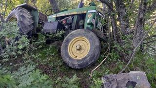 Sinop'ta traktörün uçuruma devrildiği kazada sürücü ağır yaralandı