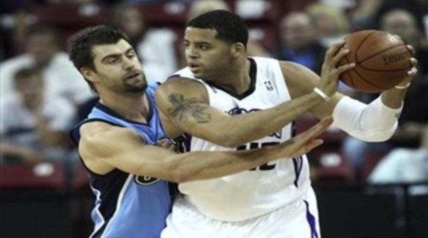 Mehmet Okur tarihe ge&ccedil;ti (VİDEO)