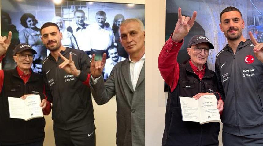 A Milli Takım'dan Prof. Dr. Aziz Sancar'a ziyaret! Bozkurt işaretli poz dikkat çekti