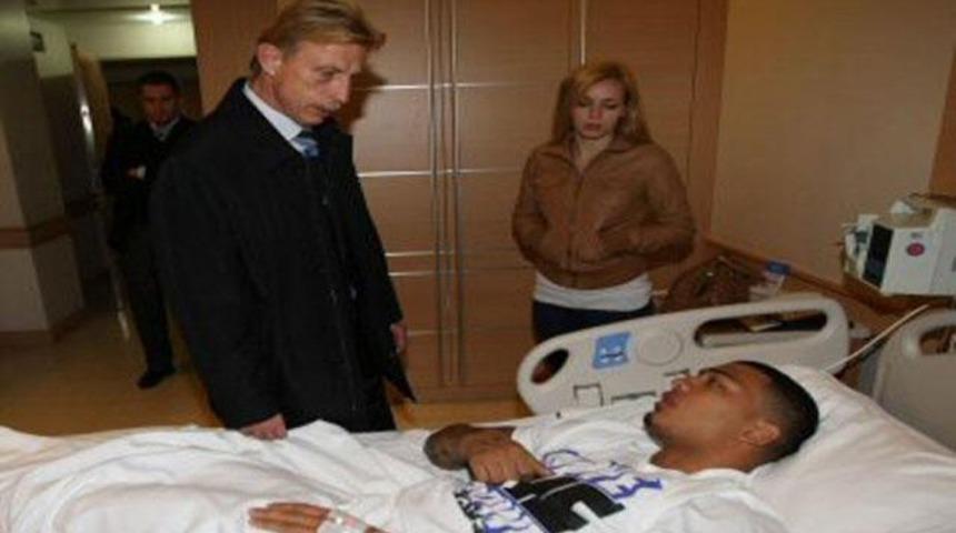 Colin Kazım trafik kazası ge&ccedil;irdi (VİDEO)