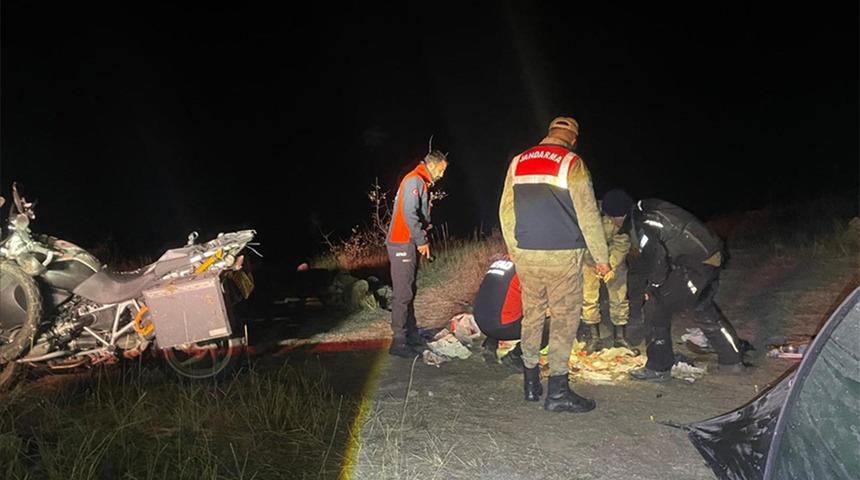Pençelerle cebelleşirken çobanlar yardımına koştu! Doğa gezisinde ayı saldırısına yakalandı...