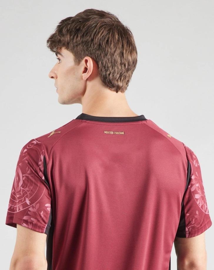 Galatasaray’ın yeni sezon formaları sızdırıldı! İkinci 'mor forma' vakası... Taraftarlar gözlerine inanamadı! G2