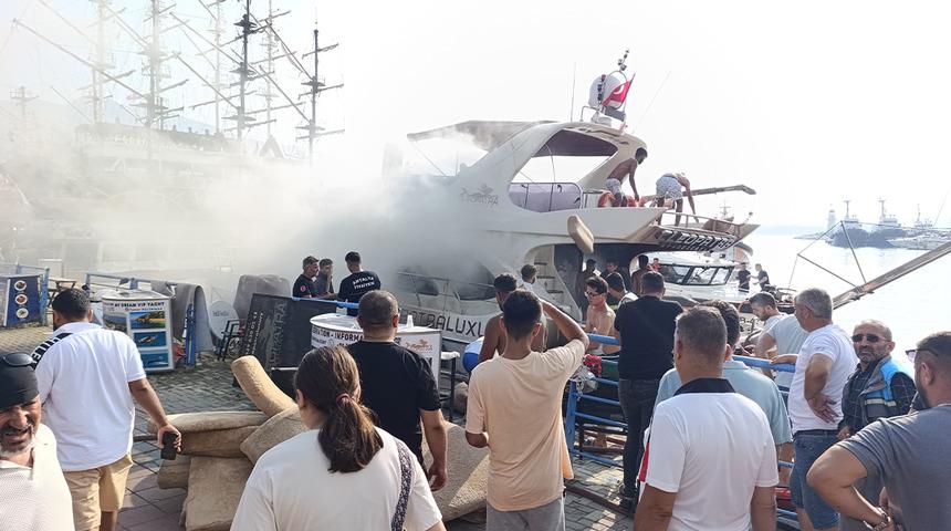 Lüks teknede yangın paniği! Gezi teknesi kullanılamaz hale geldi