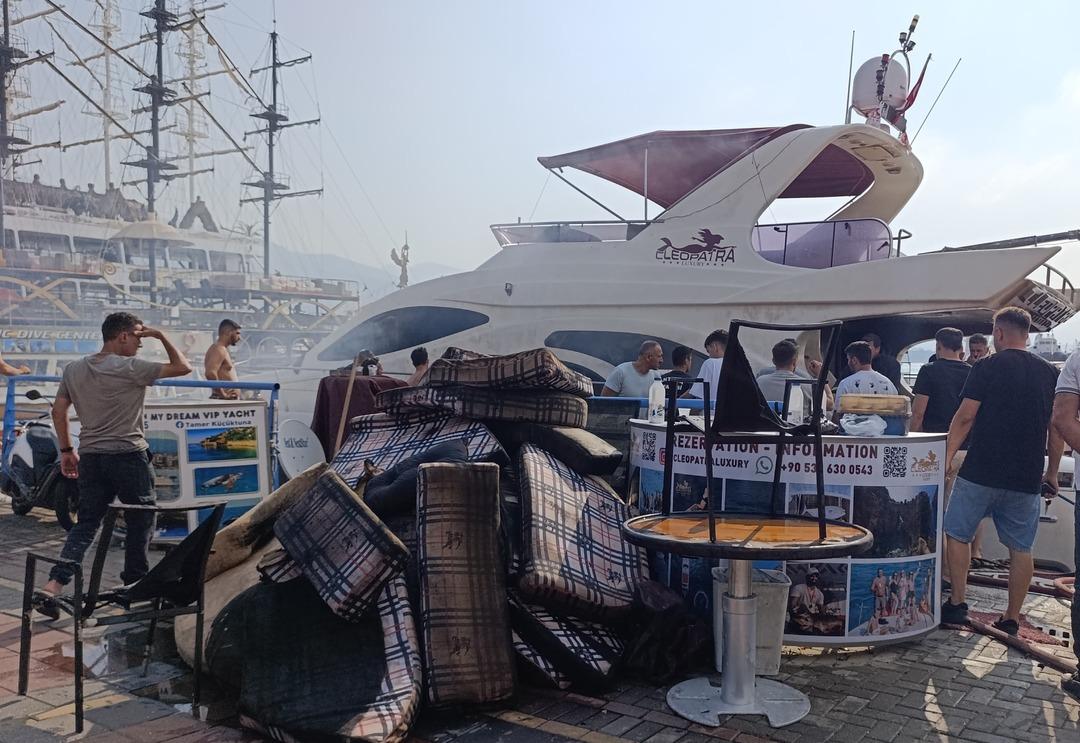 AA-20250610-38235169-38235165-ALANYADA_GEZI_TEKNESINDE_YANGIN_CIKTI