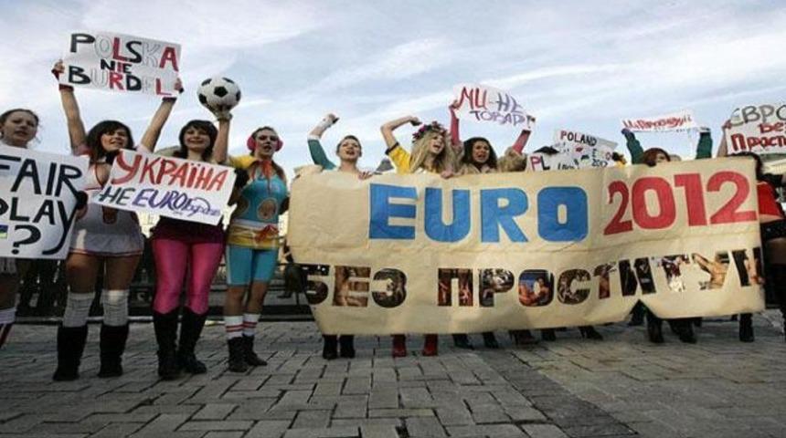 'Sekse değil, futbola gelin' (GALERİ)