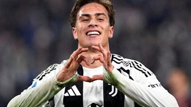 Milli futbolcu Kenan Yıldız'ın sevgilisi güzel modelmiş! Fark edilince o detayı sildi ama...