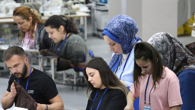 Bittiği gibi işe başladılar! İstihdam garantili kurs 'Şimdi kendi paramı kazanıyorum, hem öğrendim hem işe girdim'