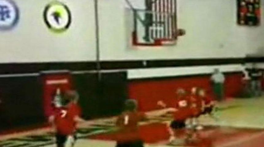 B&ouml;yle basket g&ouml;rd&uuml;n&uuml;z m&uuml;? (VİDEO)