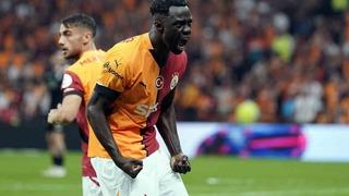 Galatasaray 'El Patron' lakaplı Davinson Sanchez ile 3 yıl daha uzatıyor… Sözleşme şartlarında anlaşıldı!