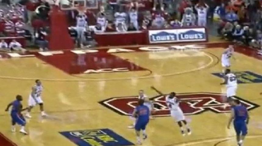 Kolej Ligi'nde inanılmaz basket! (VİDEO)