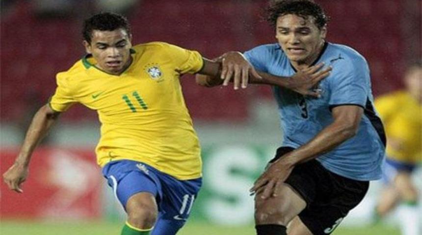 F.Bah&ccedil;e, Dentinho'yu getiriyor