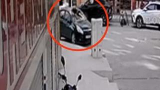 Siirt’te 6 yaşındaki çocuk 5’inci kattan arabanın üstüne böyle düştü