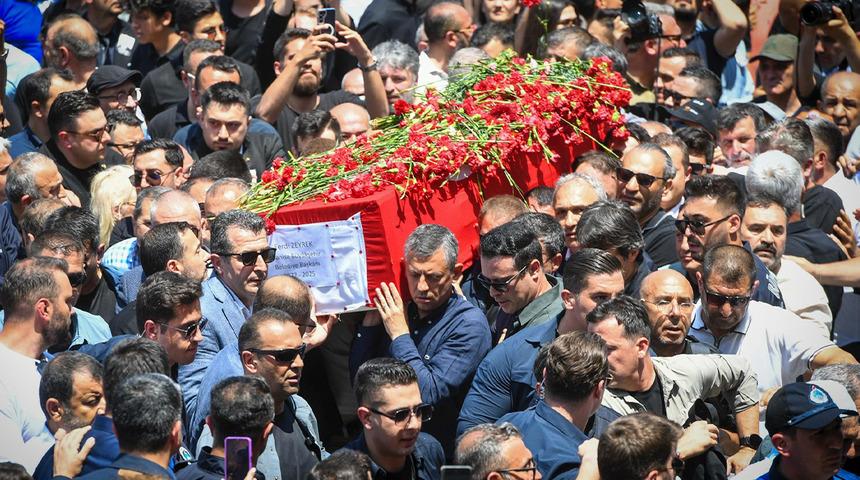 CHP Genel Başkanı Özel'den Zeyrek'e veda paylaşımı! "Nurlar içinde yat kardeşim"