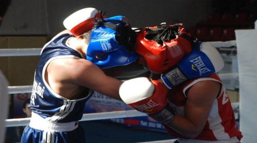 Yıldızlar Boksta F.Bah&ccedil;e aparkatı