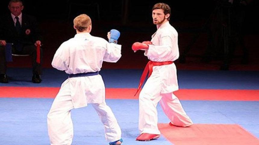 D&uuml;nya Şampiyonu'nun isyanı!